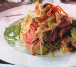 Грибной салат со свежей капустой