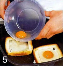 Французские тосты с яйцом и пикантным соусом приготовление