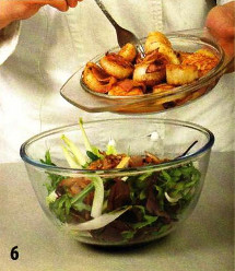 Теплый салат с беконом и гребешками приготовление