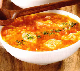 Суп из лосося с помидорами и зеленью