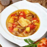 Салат со свеклой в огуречных корзиночках