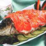 Рыбное филе под свекольным соусом