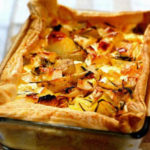 Яйца в горшочках с луком-пореем