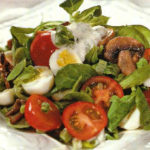 Рисовый салат с креветками