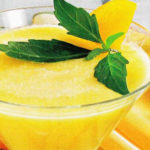 Теплый салат с курицей и кунжутом