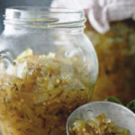 Салат с куриным филе и сливами