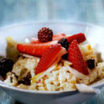 Яблоки с красной смородиной