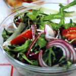 Грибной салат со свежей капустой